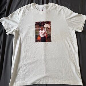 MICHAEL  AIR JORDAN size Small  T-Shirt Old-School Graphic Logo